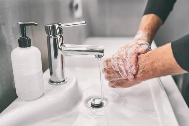 تصویر 1 از مایع دستشویی شیر و عسل با لطافت بی نظیر برای مصرف روزانه